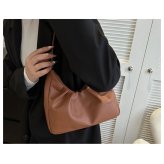 ショルダーバッグ レディース 通販 ショルダーバック ショルダー 肩掛け 肩掛けバッグ 肩掛けかばん ハーフムーン 半月 おしゃれ 小さめ ベーシック 軽量 軽い 大人 女性 女子 きれいめ 上品 フォーマル 通勤 通学 シンプル レディースバッグ