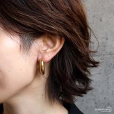 ステンレス 太幅 C型 フープピアス 2カラー レディース アクセサリー ぷっくり ボリューム 艶感 曲線 シンプル 存在感 大人可愛い おしゃれ 上品 カジュアル きれいめ モード ベーシック 耳元 顔周り 両耳用2点セット