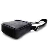 カルバンクライン ショルダーバッグ メンズ Calvin Klein EMBLEM AOP EMBOSS REPORTER 斜めがけ クロスボディ ミニショルダー ロゴ型押し ブラック 黒 ポリウレタン コンパクト 通勤 LV04D3331G-UB1