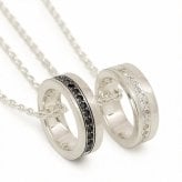 【レーザー刻印対応】【15文字まで刻印◎】ペアネックレス シルバー アクセサリー 名入れ ホワイトダイヤモンド ブラックダイヤモンド ジルコニア エタニティ ペンダント メンズ レディース