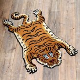 チベタンタイガーラグ ラグマット ウール 手織り TIBETAN TIGER RUG S M L 3サイズ インド製 ハンドクラフト 虎 トラ タイガー アクセントラグ タペストリー エスニック リビング 玄関 ベッドサイド 壁飾り 天然素材 おしゃれ