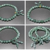 天然翡翠ブレスレット梅の花彫りチャーム付き約6mm玉濃いめ天然石本ひすい