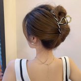 ヘアクリップ しっかり留まる パール ビーズ キラキラ バンスクリップ 髪留め バレッタ バンス ヘアアクセサリー 大人 シンプル 大きい おしゃれ かわいい 髪 ホワイト ブラック トレンド ガーリー 落ちにくい ボリューム ギフト ロングヘア