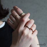 ステンレス スクエアカット エタニティリング ストーンリング 細身 キラキラ ゴールド 4色 指輪 お洒落 シンプル ラグジュアリー 長方形 シャープ 細め 重ね付け つけっぱなし デイリー レディース 女性 金属アレルギー対応
