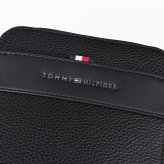 高品質ヨーロッパ輸入モデル トミーヒルフィガー TOMMY HILFIGER ショルダーバッグ メンズ CENTRAL MINI CROSSOVER ブラック AM0AM14698 BDS BLACK 送別会 誕生日 結婚祝い 結婚式 彼氏 息子 夫 男性 名刺入れ 高級 父の日 母の日 即日発送