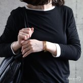 ステンレス ラインバングル 3重 交差 メタルバングル こなれ感 太め ゴールド シルバー 腕輪 透かし 可愛い 大人 定番 人気 ラグジュアリー 重ね付け カジュアル つけっぱなし プチプラ レディース 女性 金属アレルギー対応 ブレスレット