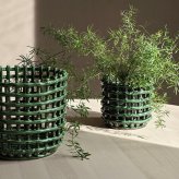 ferm LIVING ファームリビング セラミック バスケット ラージ 直径23.5cm 北欧雑貨 インテリア カゴ おしゃれ 小物入れ デンマーク 収納 陶器 ポットカバー 鉢カバー インテリア雑貨 北欧雑貨 キッチン 玄関 リビング
