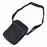 高品質ヨーロッパ輸入モデル トミーヒルフィガー TOMMY HILFIGER ショルダーバッグ REPREVE MINI REPORTER メンズ ブラック AM0AM14448 BDS BLACK 送別会 誕生日 結婚祝い 結婚式 彼氏 息子 夫 男性 名刺入れ 高級 父の日 母の日 即日発送