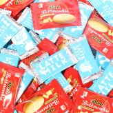(全国送料無料)お菓子 詰め合わせ 【増量中！】ロッテ 濃厚ミルクチョコレートLATTE MILKとリッチバタークッキー 詰め合わせ 50コセット メール便 (omtmb9686z)【送料無料 詰め合わせ おやつ 小袋 個包装 お試し】