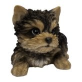置物 woobia ウービア 犬 ヨーキー ふせするヨークシャーテリア 中 幅14cm 子犬 小型犬 寝そべり リアル 本物そっくり イギリス生まれ 職人手彩色 縁起物 戌年 玄関 インテリア 新築祝い 引っ越し祝い 開店祝い 出産祝い 誕生日 お祝い ギフト プレゼント 犬好き