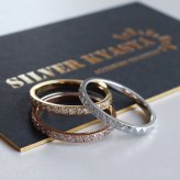 ステンレス ハーフエタニティリング スタッズ ストーンリング 細身 ゴールド シルバー ピンク 指輪 シンプル キラキラ お洒落 ピンキー 細め ワンポイント 高級感 プチプラ レディース 女性 金属アレルギー対応