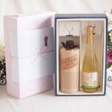感謝の贈り物ボックス 琥珀の余韻と芳醇ワイン2本セット(アルプス 信州シャインマスカット＆ナイアガラワイン 7度(長野県) 長期貯蔵酒 百年の孤独40度(宮崎県)) 500ml×1本 720ml×1本
