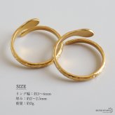 ステンレス スネークリング 2カラー ワンポイント 緑 黒 18KGP ゴールド gold 槌目 オープンリング フリーサイズ レディース 女性 指輪 金属アレルギー対応