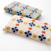 多機種対応 スマホケース 手帳型 【 レトロ花つづり 】 刺繍 サイドマグネット 北欧風 フラワー iPhone18Pro プレゼント