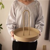 ferm LIVING ファームリビング Grib Tray グリブ トレイ 直径28cm 北欧小物入れ 収納 インテリア 雑貨 メイクボックス おしゃれ キッチンツール アイアン バスケット カゴ