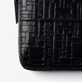 コムデギャルソン COMME DES GARCONS EMBOSSED LOGOTYPE エンボス ロゴタイプ Bifold Wallet 二つ折り財布 SA2100EL ユニセックス 財布