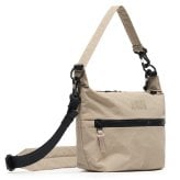 エーグル AIGLE ミニショルダーバッグ CITY 撥水 2WAYショルダーポーチ 2L リサイクルナイロン ショルダーバッグ 手持ち メンズ レディース ZNHBX51