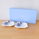 ウェッジウッド ストロベリー ブルーム インディゴ スモールプレート ペア 1053164 wedgwood  取り皿 おしゃれ 14cm 銘々皿 お皿 ブランド 高級 白 陶器 結婚祝い 内祝い 新築祝 誕生日 プレゼント ギフト 電子レンジ 食洗機対応 引き出物 【正規品】