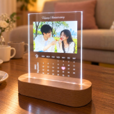 【LEDスタンドパネル | カレンダーデザイン】写真入り 名入れ対応 送料無料フォトフレーム アクリルフォトパネル カップル 彼氏 彼女 写真立て 名前入れ 文字入れ メッセージ入り おしゃれ お洒落 メモリアル フォト フォトスタンド アクリル ギフト プレゼント カレンダー 結婚 誕生日 記念日 出産 卒業 ペット 推し活 子供 部活