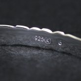 ハワイアンジュエリー バングル ハワイアンジュエリー ブレスレット 幅8mm 刻印 無料 サイズが選べる クローズバングル カットアウト スクロール シルバー925 太め 彼女 妻 女性 レディース 誕生日 プレゼント ハロウィン 【品番：B1040-8】