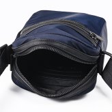 高品質ヨーロッパ輸入モデル トミーヒルフィガー TOMMY HILFIGER ショルダーバッグ NYLON MINI REPORTER メンズ スペースブルー AM0AM14688 DW6 SPACE BLUE 送別会 誕生日 結婚祝い 結婚式 彼氏 息子 夫 男性 名刺入れ 高級 父の日 母の日 即日発送