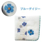 ＼洗ってもふわふわ続く／タオルハンカチ ふわふわハンカチウェブランナー ワンポイント 花 フラワーモチーフ フラワー シンプル 刺繍 大人 女性 女性用 プレゼント ギフト 贈り物 お返し ほんの気持ち お出かけ おそろい 花好き お花 敬老の日 白 ホワイト