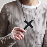 ビッククロスネックレス 特大 十字架 ブラックネックレス ボールチェーン 重ね付け ゴシック 存在感 ロングネックレス 大きめ ウッド レディース 女性 ペンダント