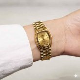 CASIO カシオ レディース 腕時計 収納ケース付き　ゴールド 小さめ スクエア 軽量 シンプル 女性用 海外モデル 誕生日 プレゼント ギフト 就職祝い 還暦祝い 成人 卒業 入学