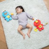 セサミストリート アクティビティトイ | 布製 おもちゃ オモチャ 玩具 トイ 音 ベビーカー 吊り下げ ぬいぐるみ 人形 ガラガラ にぎにぎ ラトル おでかけ ベビーグッズ  絵本