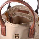 高品質ヨーロッパ輸入モデル トミーヒルフィガー TOMMY HILFIGER トートバッグ ミニトート ミニショルダー レディース POPETTE MINI クリーム AW0AW17709 ACC HORSERADISH 送別会 誕生日 結婚祝い 結婚式 彼氏 息子 夫 男性 名刺入れ 高級 父の日 母の日 即日発送