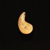 天然石 勾玉ゴールドルチル 約0.6g 輝きを凝縮した一粒 仕事運 成功 お守り GHM52 交換用ゴム＆巾着付 財運 石 京海堂
