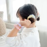 ヘアアクセサリー 通販 ミニシュシュ Rora パステルカラー 髪飾りヘアアクセ ヘアゴムセット キッズ女の子 子供子ども 姉妹お揃い プチギフト 卒園式入学式 フォーマル カジュアル ヘアアレンジ ブレスレット ツインテール