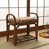 チェア 椅子 アジアン家具 ラタン つかまり立ちスツール 1脚 籐製 クッション 軽い 和風 和モダン 家具 和室 リビング おすすめ 母 祖母 父 祖父 来客用 旅館 ホテル 温泉 温泉旅館 モダン シンプル 収納 玄関