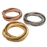ステンレス トリニティリング 3連リング グリッター 3カラー レディース 指輪 三連リング 重ね付け風 絡み合うデザイン きらきら 大人可愛い 上品 華やか シンプル おしゃれ 女性用 アクセサリー デイリー 普段使い 華奢見え