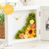 プリザーブドフラワー フォトフレーム 時計 写真立て 花 ギフト プレゼント 母の日 敬老の日 還暦祝い 古希 喜寿 退職祝い 送別会 結婚祝い 出産祝い 新築祝い 誕生日 両親 妻 女性 母親 祖母 遺影 ペット メモリアル 木製 L版 L判 選べる8色 バラ ひまわり アレンジメント 記念品 贈り物 贈答 インテリア 御祝 サプライズ ウェディング 記念日 Lulu＊s ルルズ