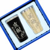 名入れ タンブラー ペア 名前入り プレゼント 真空断熱 保温 保冷 ステンレス ステンレスタンブラー 彫刻 刻印 印字 グラス コップ おしゃれ ビールグラス の日 母の日 還暦祝い 退職 誕生日 結婚祝い 昇進 無料 ラッピング メッセージカード 記念品 送別会 敬老の日 実用的 ネーム入れ 男性 女性 バースデー ギフト 340 ml 箱 入り 金 黒 セット C19