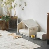 ペットハウス Lサイズ ミルク ガルバリウム製 犬 猫 屋内用 おしゃれ 北欧風 耐久性 お手入れ簡単 隠れ家 室内小屋 スリット付き コード穴付き S24-0553 セトクラフト