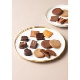 送料無料 お歳暮 ゴディバチョコレート&クッキー アソートメント チョコレート 19粒入/クッキー8枚入  ※11/2以降の出荷予定となります。北海道・沖縄・離島は配達不可 全国送料無料 御歳暮 早割 お歳暮2026 御挨拶 お取り寄せ グルメ スイーツ