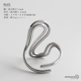 ステンレス ニュアンスリング ごつめ 不規則 S字 メタルリング オープンリング ワイドリング ゴールド シルバー 指輪 太め 大きめ 存在感 お洒落 二重ライン 幾何学 個性的 ウェーブ レディース 女性 金属アレルギー対応