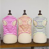 犬の服 通販 ペットウェア ベスト 背中開きベスト スナップボタン留め 防寒対策 クマさんワッペン 暖かい防寒着 着せやすい犬服 伸縮性抜群 防寒 あたたかい かわいい カワイイ ストレッチベスト 伸縮 犬服