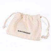 マリメッコ marimekko カードケース 名刺入れ カードホルダー 2026冬新作 ウニッコ レディース ブラック 96099 096099 900 北欧雑貨 北欧デザイン 送別会 誕生日 お中元 結婚祝い 結婚式 高級 父の日 母の日 ホワイトデー【スペシャルラッピング660円(別売り)】