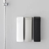 山崎実業 マグネットシリコーンディスペンサー タワー 公式 tower 10810 10811 シャンプー コンディショナー ボディソープ 詰め替えボトル 450mL ボトル 下から 浴室 壁面収納 取付簡単 磁石 漏れ防止弁付き 広口 お風呂 ホワイト ライトグレー ブラック シリコン 正規品