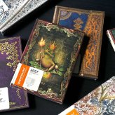 手帳 2027 B6 マンスリー ペーパーブランクス ミディ ダイアリー 1月始まり スケジュール帳 paper blanks バーソフォーマット ハードカバー おしゃれ 派手 総柄 重厚 見開き1週間 月曜始まり 週間 月間 ウィークリー 小さめ レディース かわいい レトロ プレゼント ギフト