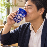 退職 異動 名入れ ペアギフト SXX 瑠璃切子グラス 2点セット 木箱入り / プレゼント ギフト 両親 夫婦 結婚 金婚式 銀婚式 退職 記念 誕生日 長寿 祝い ブルー SALE価格 数量限定