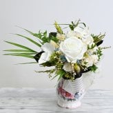 【最後の1点】記念日 誕生日 　白き祝福の花束 ― 風をまとう一輪 ―　超大輪ローズ 薔薇　つぼみ薔薇　陶器製ピッチャー　送料無料