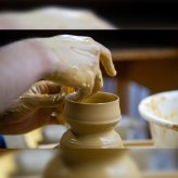 【熱燗好きのための酒器　『枯色線紋　ぐい呑』　中島智靖】一点物 ぐい呑み　お猪口　和食器 酒器 熱燗 ぬる燗 上燗  ぐいのみ お猪口 おちょこ 盃 ギフト食器 食器ギフト 食器 贈り物 お祝い 結婚祝い 新築祝い 箱入り
