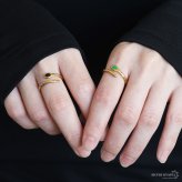 ステンレス スネークリング 2カラー ワンポイント 緑 黒 18KGP ゴールド gold 槌目 オープンリング フリーサイズ レディース 女性 指輪 金属アレルギー対応
