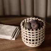 ferm LIVING ファームリビング セラミック バスケット スモール 直径16cm 北欧雑貨 インテリア カゴ おしゃれ 小物入れ デンマーク 収納 陶器 ポットカバー 鉢カバー インテリア雑貨 北欧雑貨 キッチン 玄関 リビング