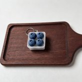 ブルーベリー キーホルダー 3Dプリント プッシュ式 指先おもちゃ ぽちぽち感触 気分転換 バッグチャーム フルーツモチーフ かわいい ミニチュア 雑貨 小物 ギフト プレゼント