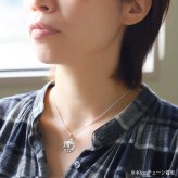 ハワイアンジュエリー シルバー ペンダント トップ 刻印 無料 誕生石入れ可 ラウンドハート シンプル シルバー925 ネックレス チェーン別売 ペンダントヘッド 彼女 妻 女性 レディース 誕生日 プレゼント ハロウィン 【品番：SP2918】